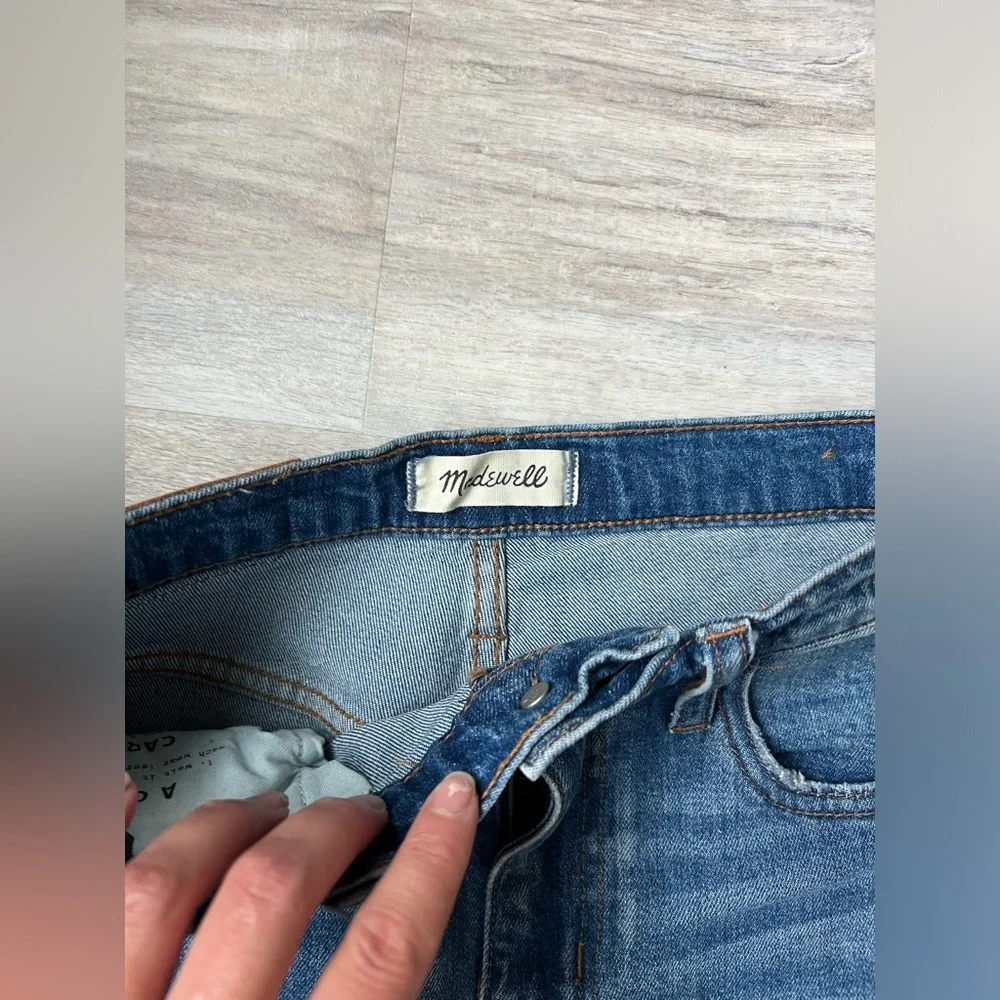 BNWOT Dark Wash Madewell High-Rise Distressed Slim Boyfriend Jean - Picture 6 of 9